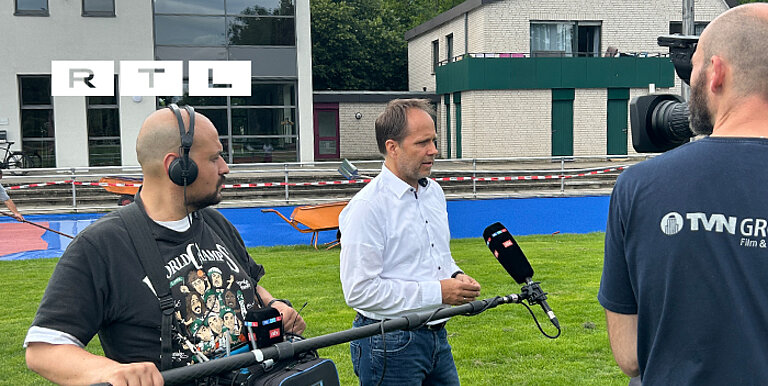 RTL TV report: From granules to running track